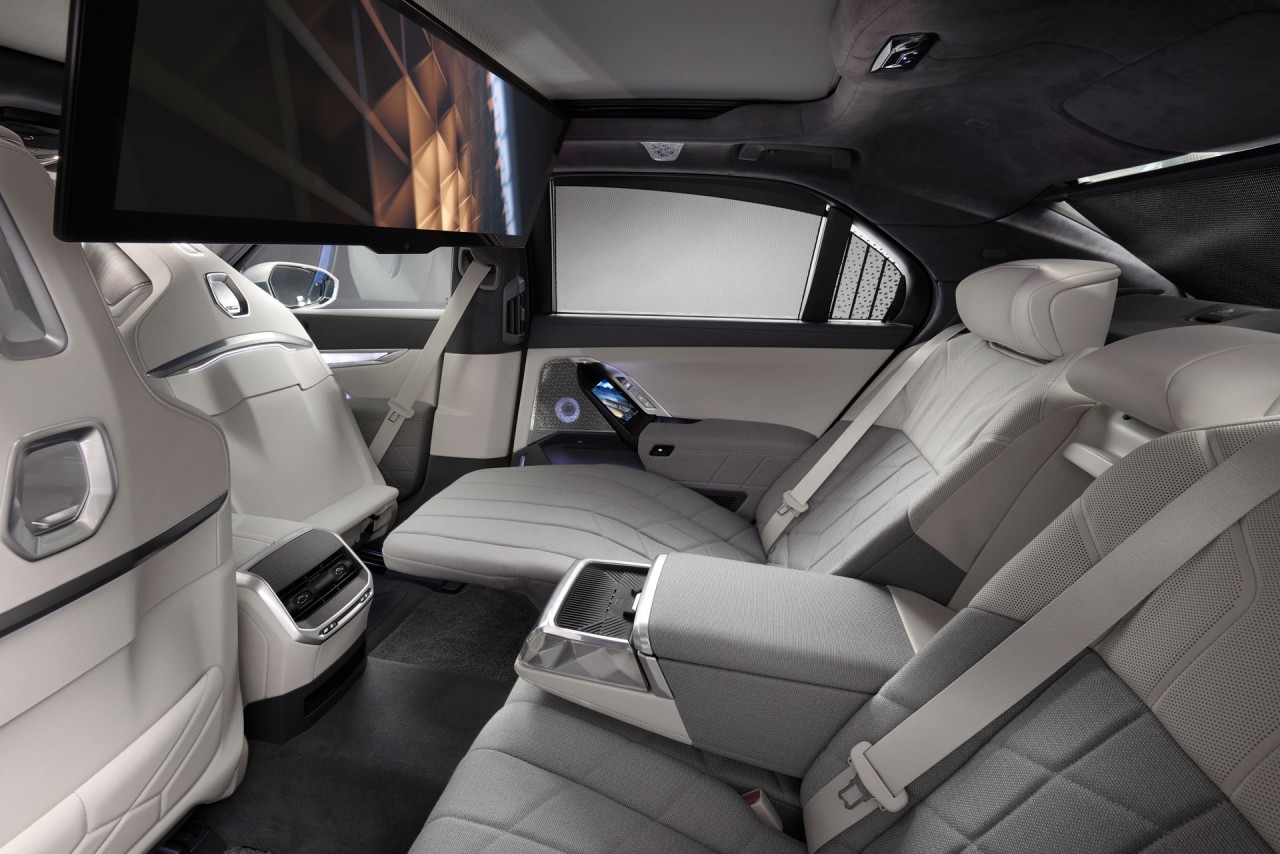 Xe điện BMW i7 có giá gần 120.000 USD tại Mỹ