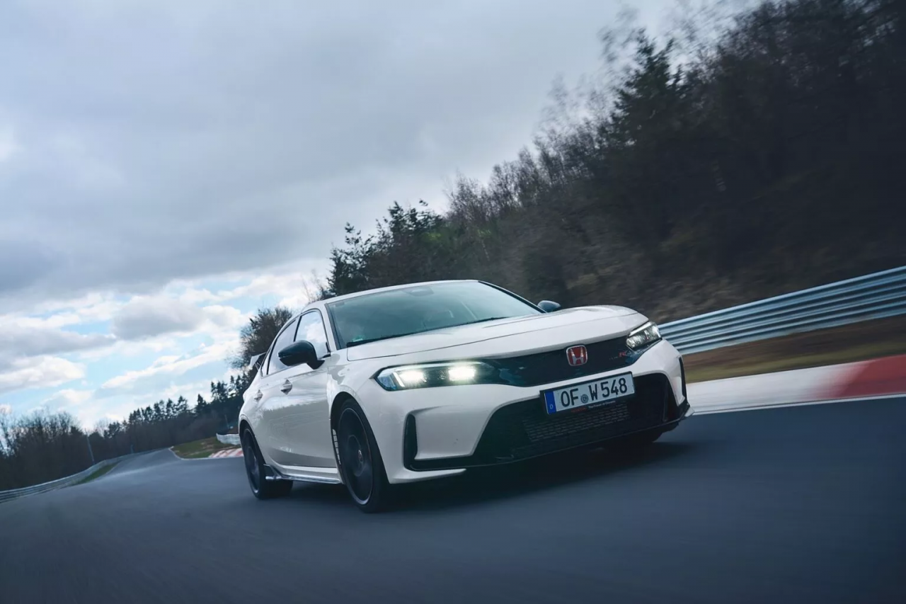 Honda Civic Type R là xe cầu trước nhanh nhất trường đua Nurburgring Honda Civic Type R là xe cầu trước nhanh nhất trường đua Nurburgring