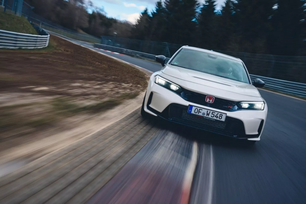 Honda Civic Type R là xe cầu trước nhanh nhất trường đua Nurburgring Honda Civic Type R là xe cầu trước nhanh nhất trường đua Nurburgring