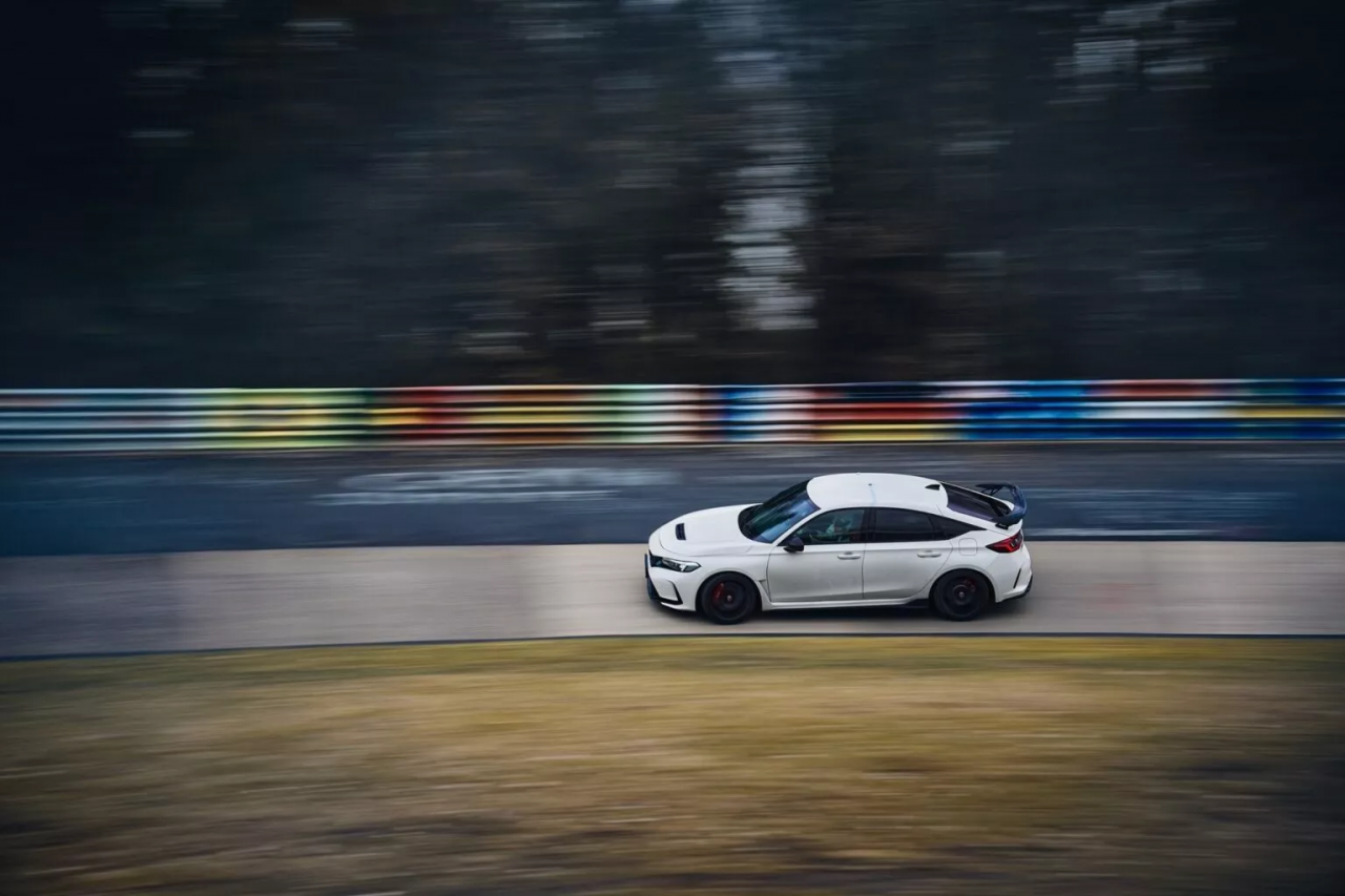 Honda Civic Type R là xe cầu trước nhanh nhất trường đua Nurburgring Honda Civic Type R là xe cầu trước nhanh nhất trường đua Nurburgring