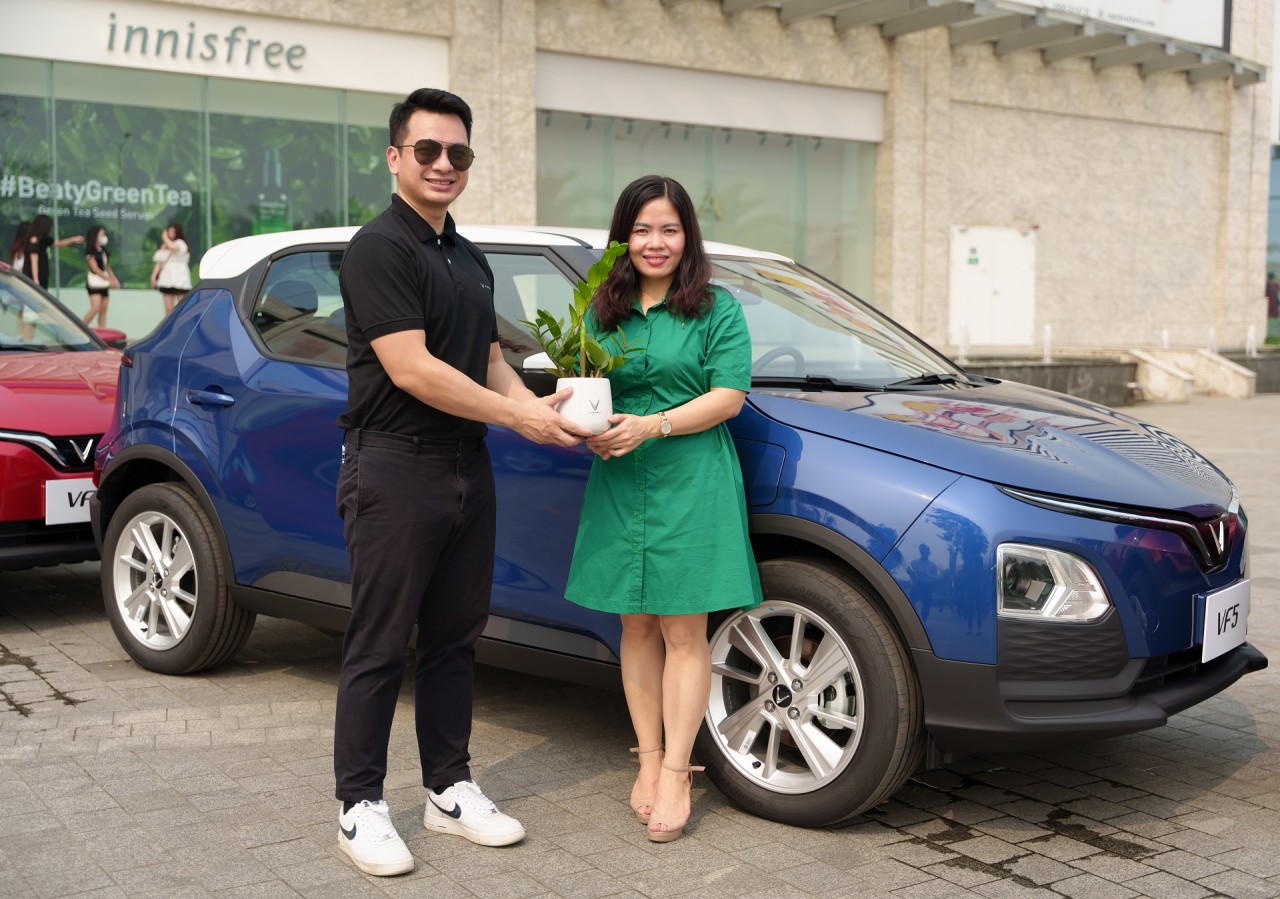Chủ nhân VF5 Plus: Nhiều người lần đầu sở hữu xe VinFast, có người vẫn đang đi học lái Chủ nhân VF5 Plus: Nhiều người lần đầu sở hữu xe VinFast, có người vẫn đang đi học lái
