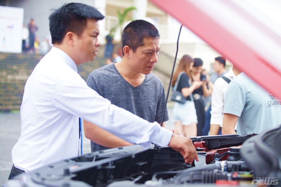 Khách hàng hào hứng trải nghiệm off-road bằng xe Ford khach hang hao hung trai nghiem off road bang xe ford