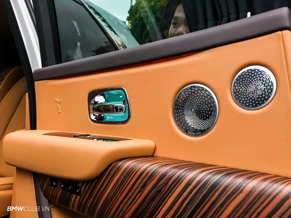 ben trong rolls royce cullinan dau tien viet nam co gi