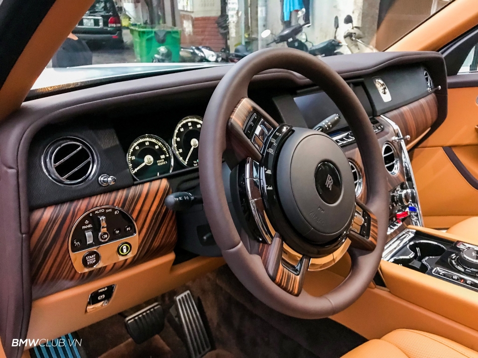 ben trong rolls royce cullinan dau tien viet nam co gi