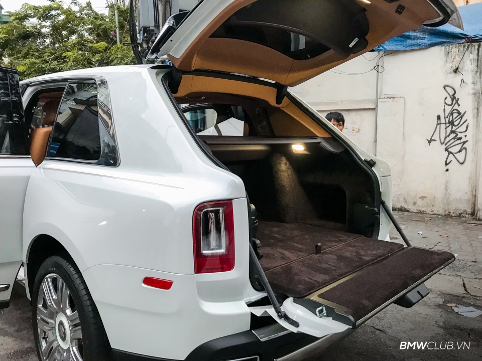 ben trong rolls royce cullinan dau tien viet nam co gi