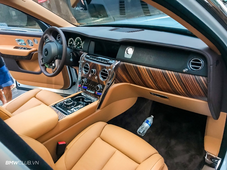 Bên trong Rolls-Royce Cullinan đầu tiên Việt Nam có gì ben trong rolls royce cullinan dau tien viet nam co gi