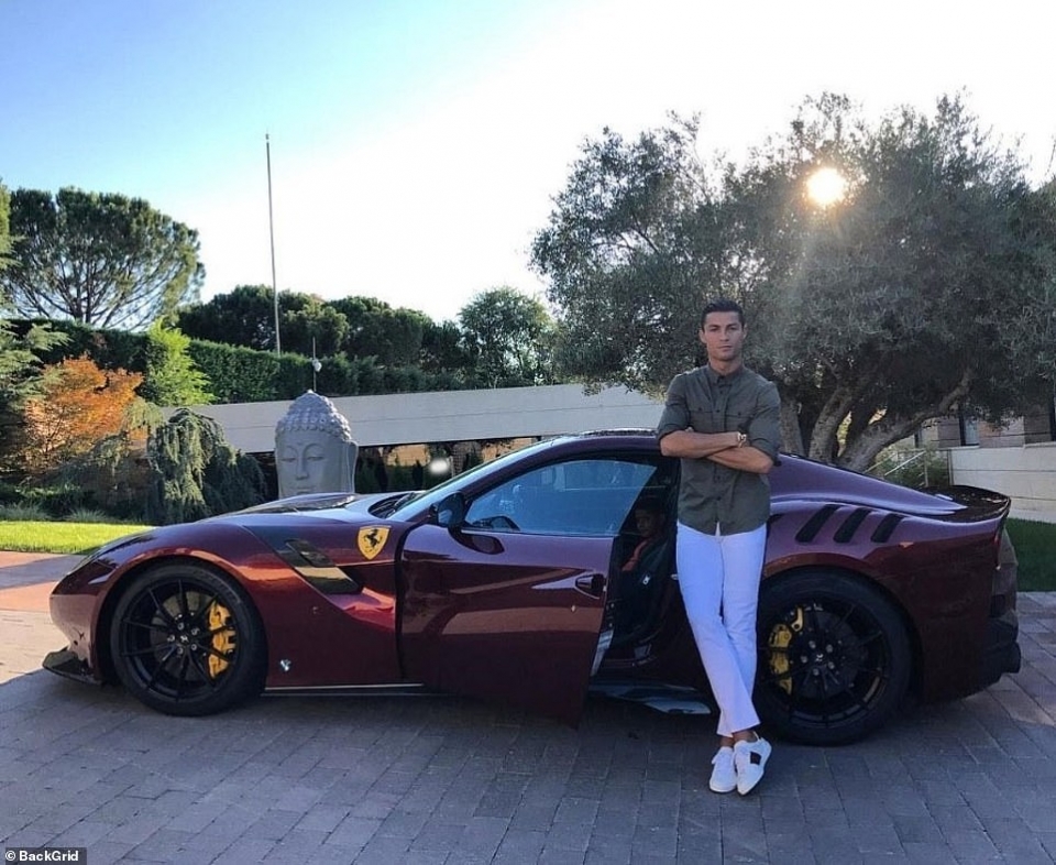 10 sieu xe hot nhat trong bo suu tap cua cristiano ronaldo