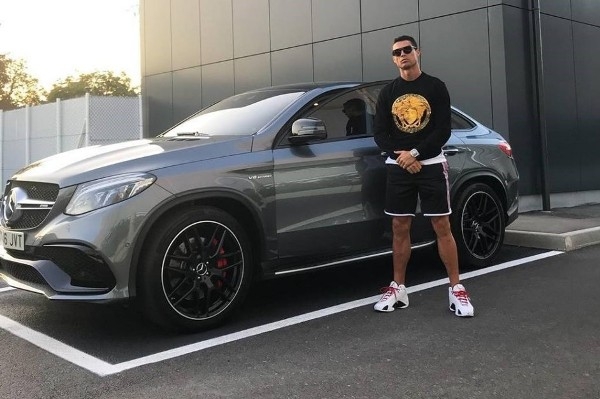 10 sieu xe hot nhat trong bo suu tap cua cristiano ronaldo