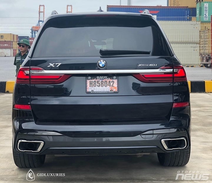 chiem nguong bmw x7 dau tien ve viet nam gia 7 ty dong