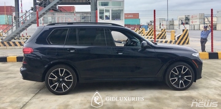 chiem nguong bmw x7 dau tien ve viet nam gia 7 ty dong