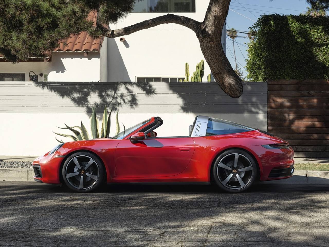 porsche 911 targa ra mat cong suat 380 445 ma luc