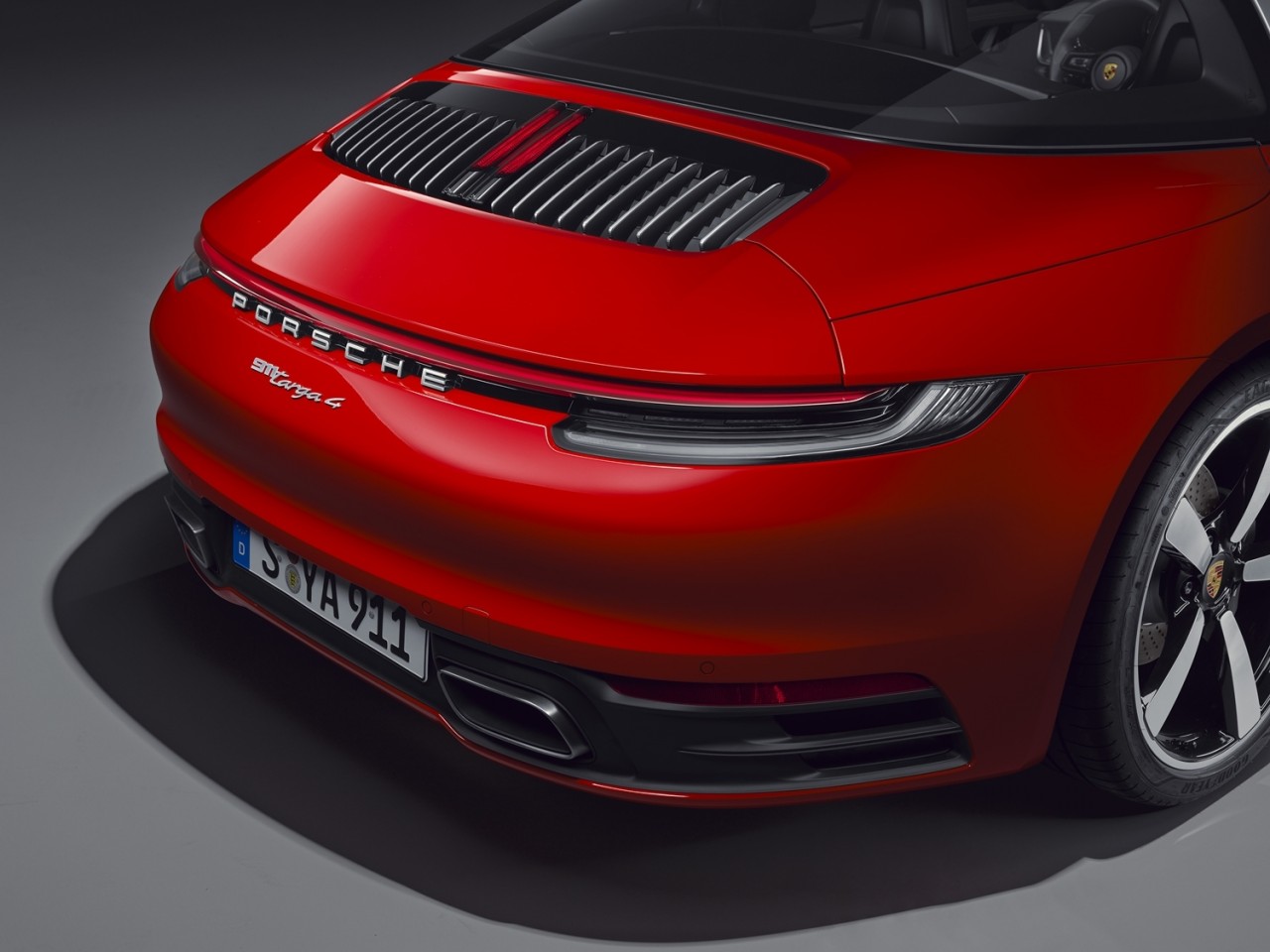 Porsche 911 Targa ra mắt, công suất 380 - 445 mã lực porsche 911 targa ra mat cong suat 380 445 ma luc