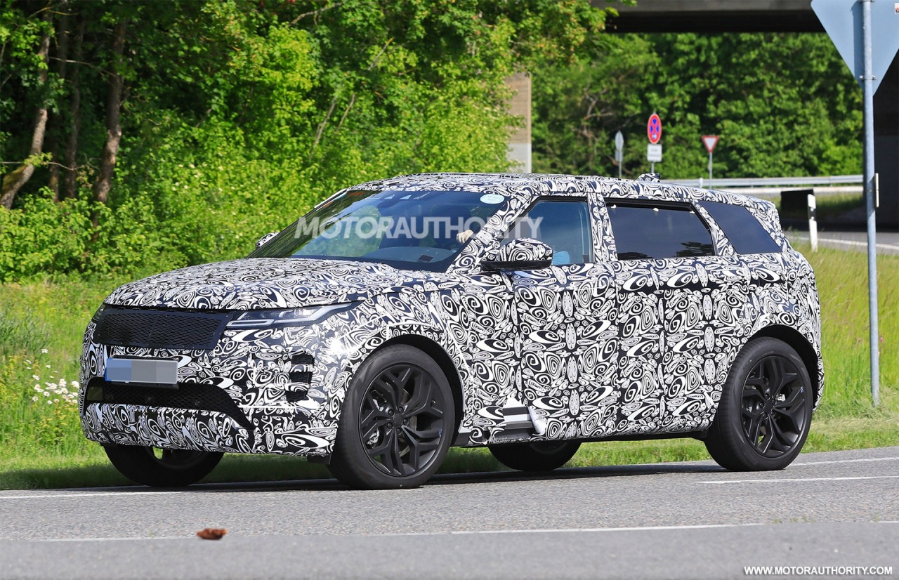 bat gap range rover evoque 7 cho tren duong thu