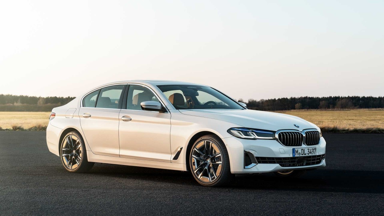 Ra mắt BMW 5-Series mới, thêm phiên bản hybrid, giá bán từ 54.200 USD ra mat bmw 5 series moi them phien ban hybrid gia ban tu 54200 usd