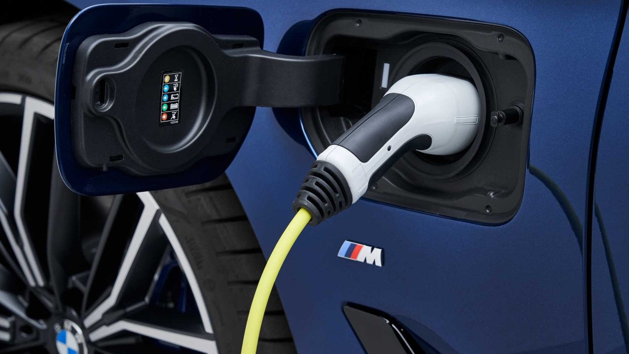 Ra mắt BMW 5-Series mới, thêm phiên bản hybrid, giá bán từ 54.200 USD ra mat bmw 5 series moi them phien ban hybrid gia ban tu 54200 usd