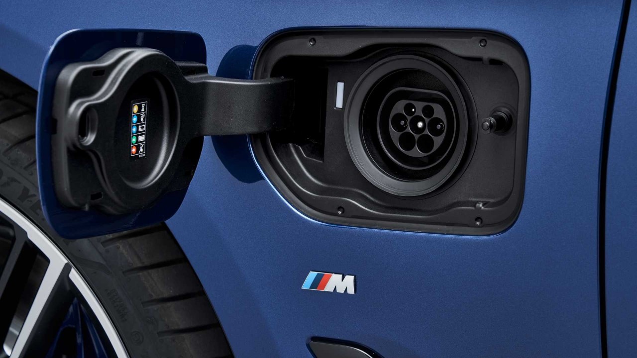 Ra mắt BMW 5-Series mới, thêm phiên bản hybrid, giá bán từ 54.200 USD ra mat bmw 5 series moi them phien ban hybrid gia ban tu 54200 usd