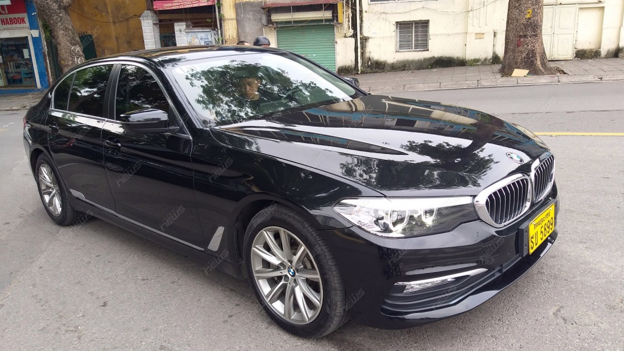 bat gap bmw 530li truc co so dai danh rieng thi truong trung quoc mang bien so lao tren duong pho viet nam