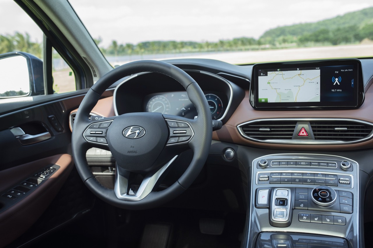 Đi xe gia đình, nên mua Hyundai Santa Fe xăng hay dầu? Đi xe gia đình, nên mua Hyundai Santa Fe xăng hay dầu?