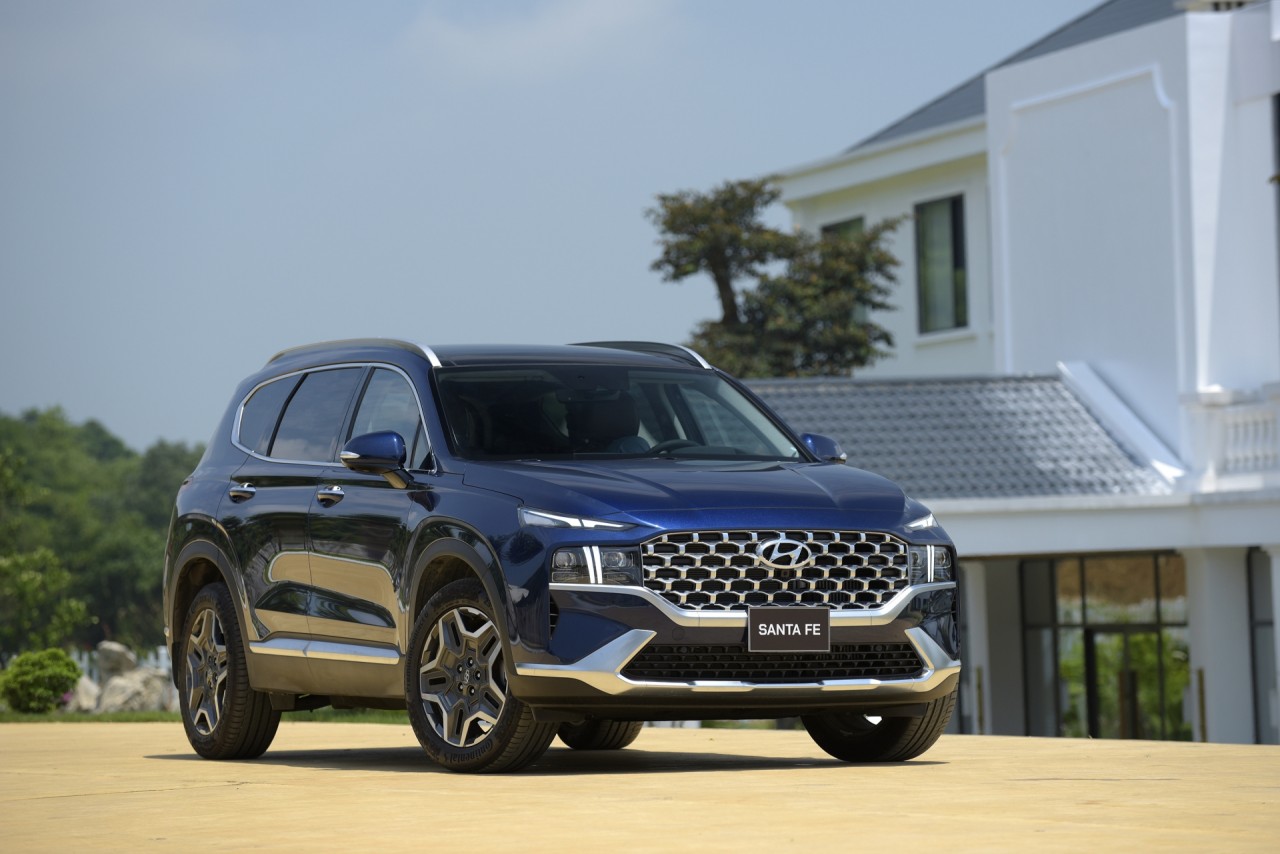 Đi xe gia đình, nên mua Hyundai Santa Fe xăng hay dầu? Đi xe gia đình, nên mua Hyundai Santa Fe xăng hay dầu?