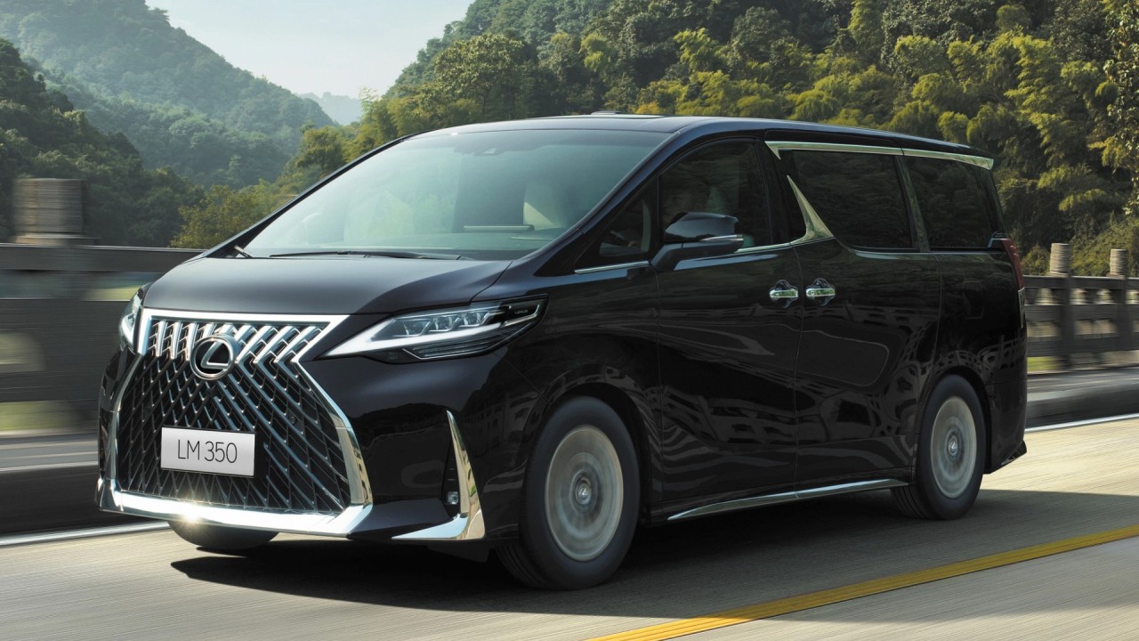 MPV hạng sang Lexus LM350 giá 6,8 - 8,2 tỷ đồng tại Việt Nam