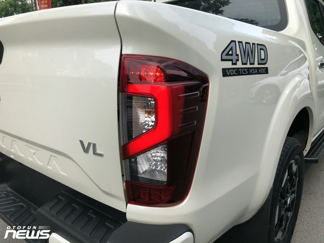 Hình thực tế Nissan Navara mới ra mắt ngoài đời thực Hình thực tế Nissan Navara mới ra mắt ngoài đời thực