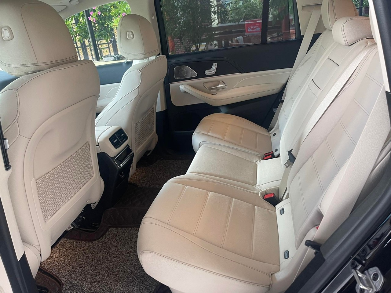 Mercedes-Benz GLS450 lướt 2.800km giá cao hơn xe mới 650 triệu đồng Mercedes-Benz GLS450 lướt 2.800km giá cao hơn xe mới 650 triệu đồng
