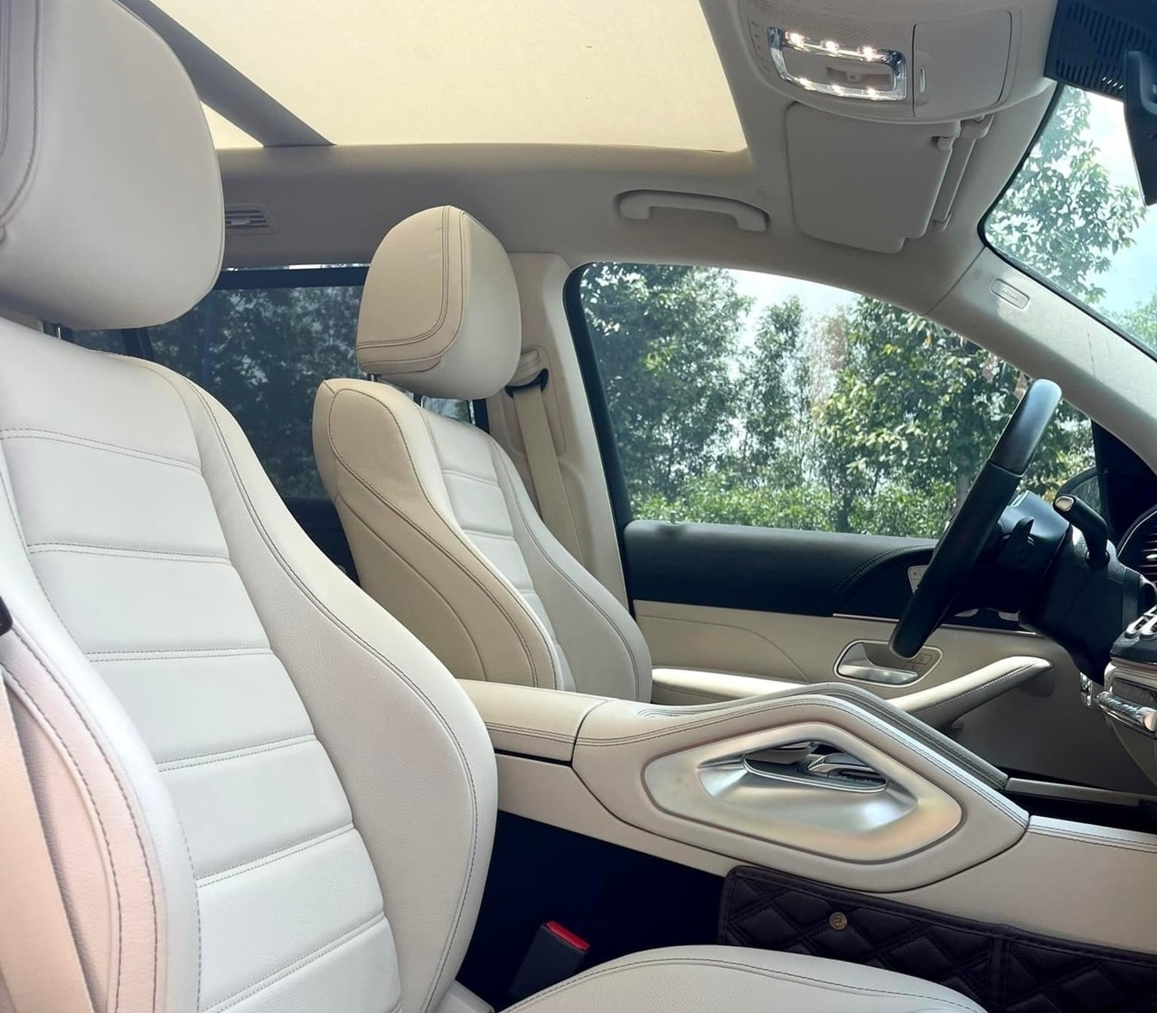 Mercedes-Benz GLS450 lướt 2.800km giá cao hơn xe mới 650 triệu đồng Mercedes Benz GLS450 lướt 2.800km giá cao hơn xe mới 650 triệu đồng