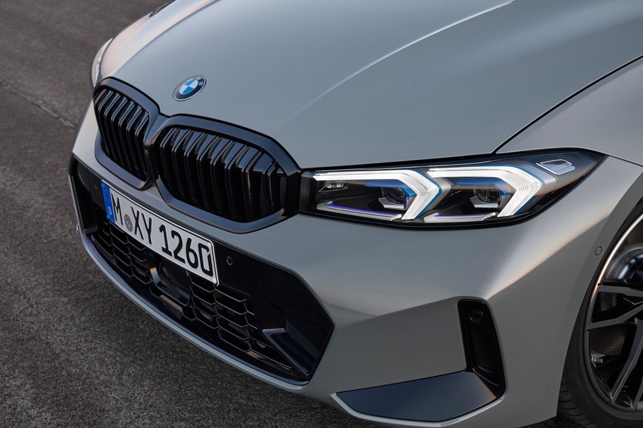 Ra mắt BMW 3-Series 2023: Động cơ giữ nguyên, màn hình cong liền mạch Ra mắt BMW 3-Series 2023: Động cơ giữ nguyên, màn hình cong liền mạch