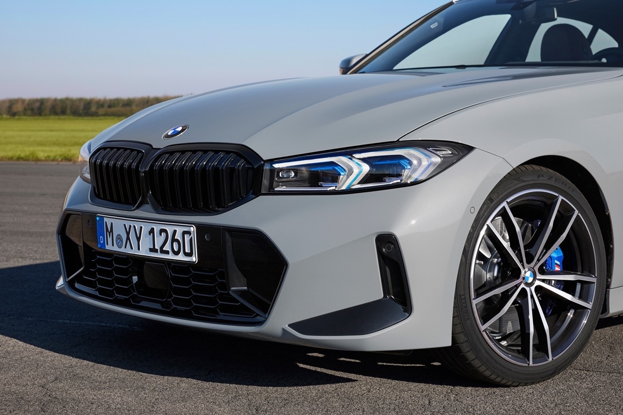 Ra mắt BMW 3-Series 2023: Động cơ giữ nguyên, màn hình cong liền mạch Ra mắt BMW 3 Series 2023: Động cơ giữ nguyên, màn hình cong liền mạch