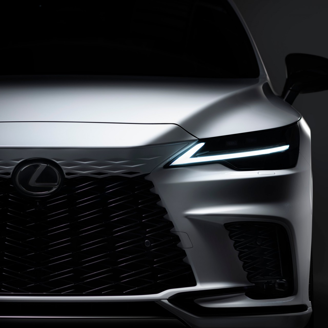 Lexus RX thế hệ mới sẽ ra mắt ngày 1/6 Lexus RX thế hệ mới sẽ ra mắt ngày 1/6