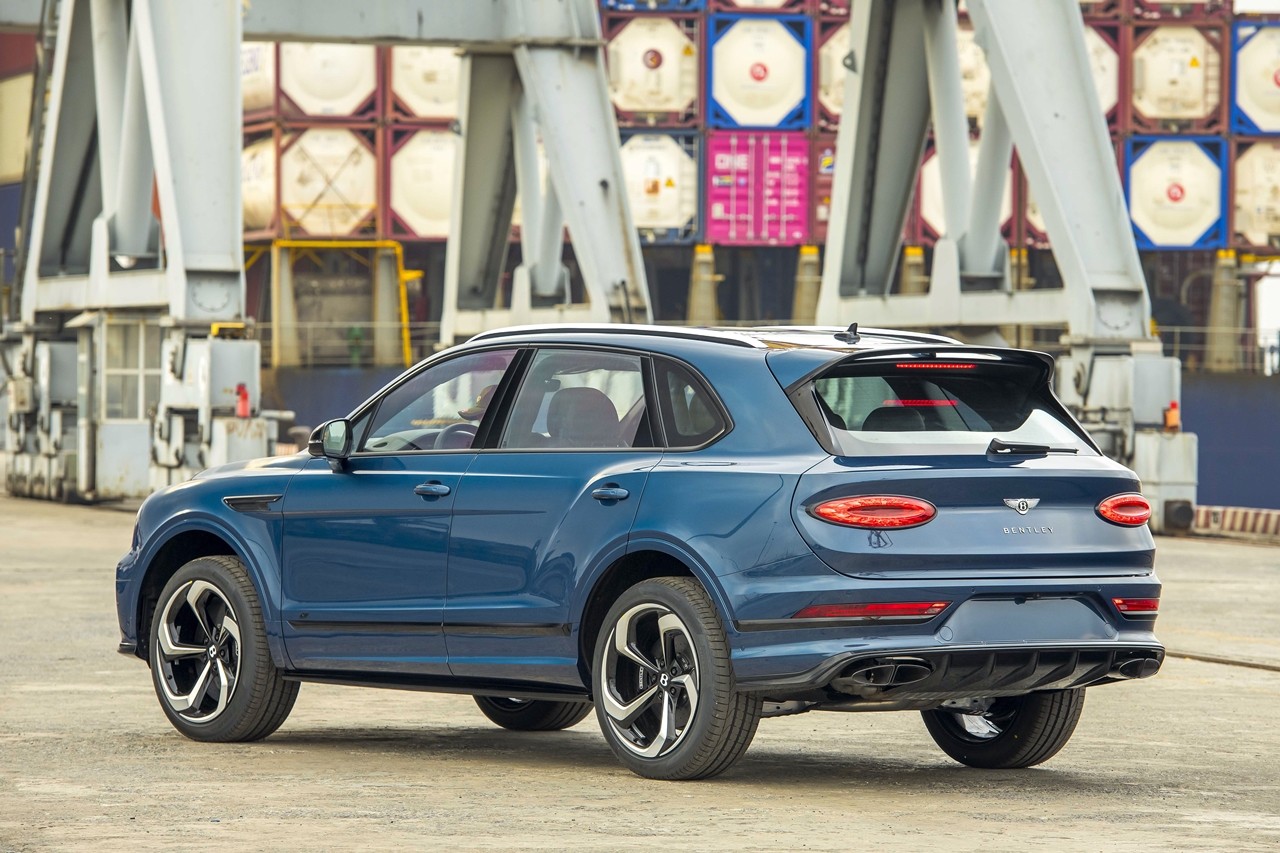 Cận cảnh Bentley Bentayga S giá 18,9 tỷ chính hãng đầu tiên tại Việt Nam Cận cảnh Bentley Bentayga S giá 18,9 tỷ chính hãng đầu tiên tại Việt Nam