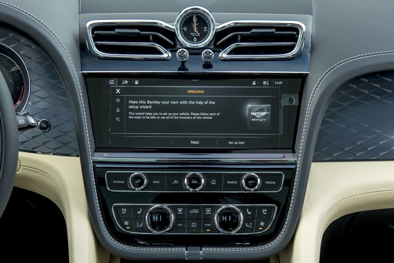 Cận cảnh Bentley Bentayga S giá 18,9 tỷ chính hãng đầu tiên tại Việt Nam Cận cảnh Bentley Bentayga S giá 18,9 tỷ chính hãng đầu tiên tại Việt Nam