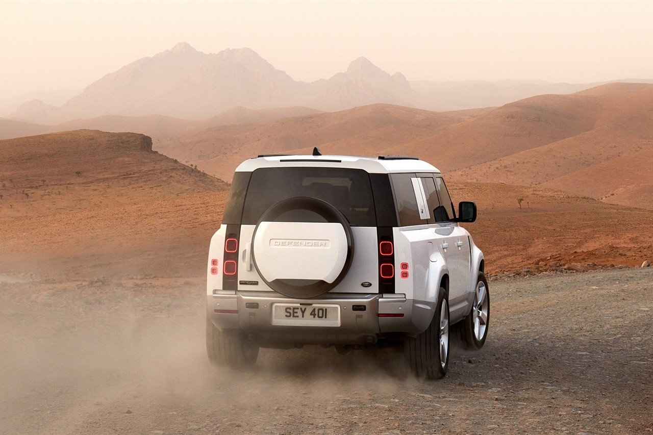 Land Rover giới thiệu Defender 130 thân xe kéo dài Land Rover giới thiệu Defender 130 thân xe kéo dài