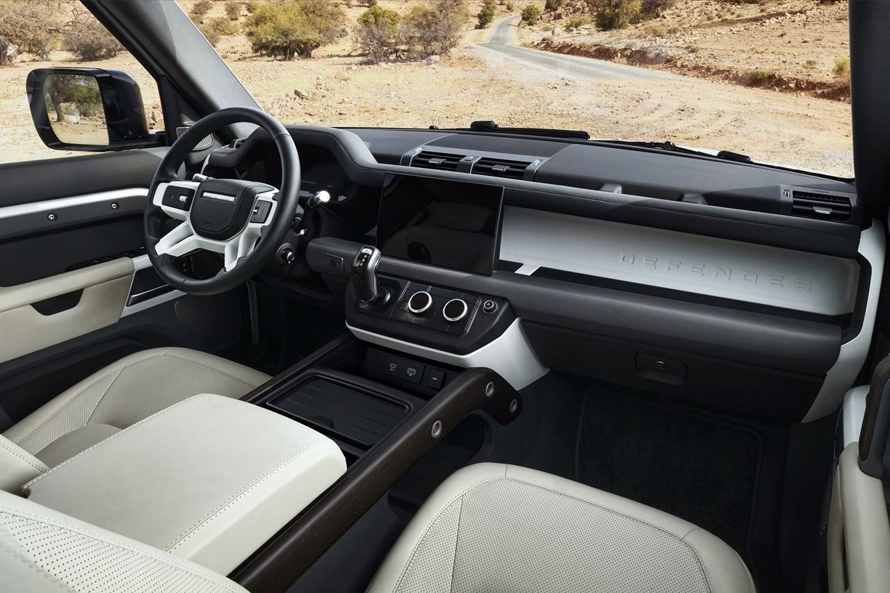 Land Rover giới thiệu Defender 130 thân xe kéo dài Land Rover giới thiệu Defender 130 thân xe kéo dài