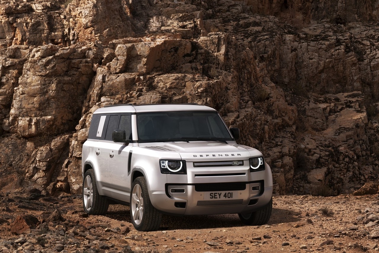 Land Rover giới thiệu Defender 130 thân xe kéo dài Land Rover giới thiệu Defender 130 thân xe kéo dài