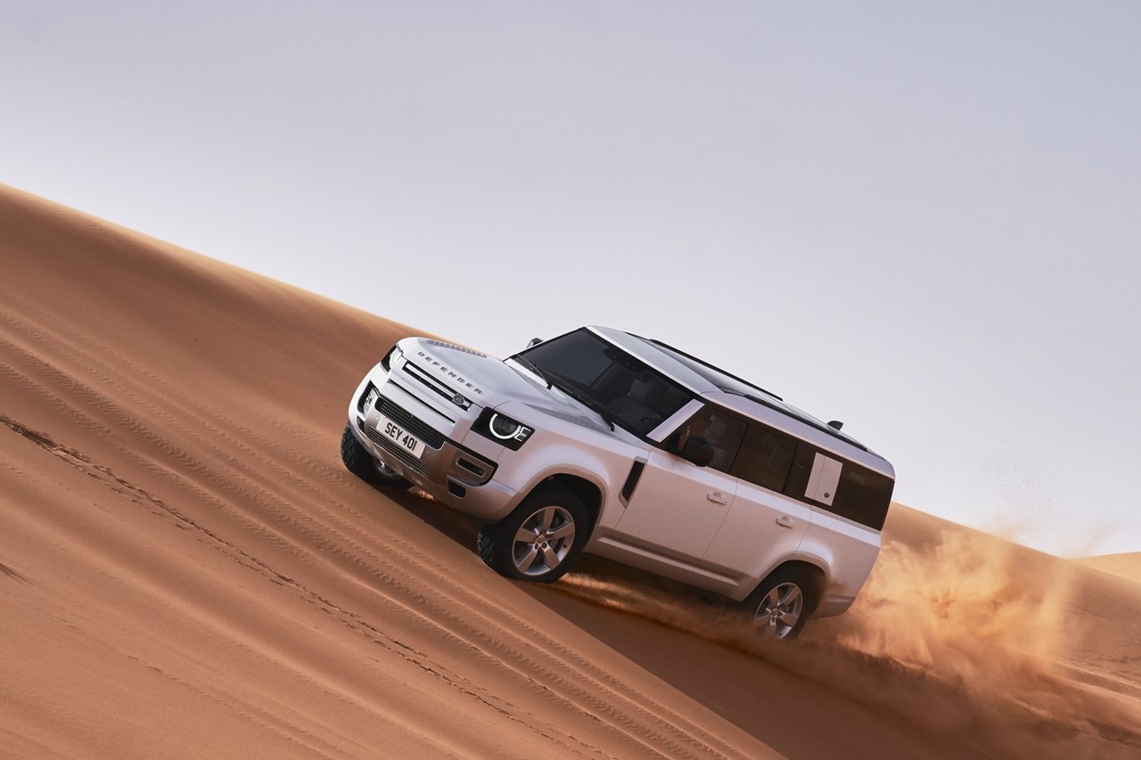 Land Rover giới thiệu Defender 130 thân xe kéo dài Land Rover giới thiệu Defender 130 thân xe kéo dài