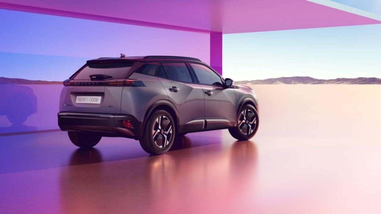 Peugeot 2008 ra mắt bản nâng cấp, tăng phạm vi hoạt động của phiên bản chạy điện Peugeot 2008 ra mắt bản nâng cấp, tăng phạm vi hoạt động của phiên bản chạy điện