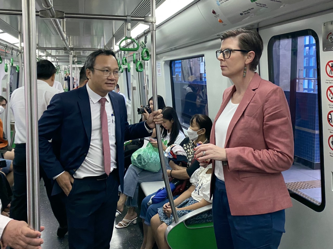 Phát động "Tuần lễ an toàn giao thông đường bộ toàn cầu" Phát động "Tuần lễ an toàn giao thông đường bộ toàn cầu"