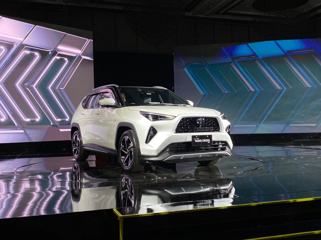 Toyota Corolla Cross bản G bất ngờ tăng giá bán Toyota Corolla Cross bản G bất ngờ tăng giá bán