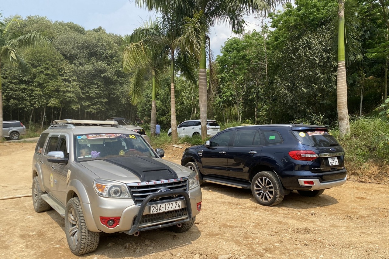 Sôi động ngày hội thi lái xe địa hình toàn Ford Everest Sôi động ngày hội thi lái xe địa hình toàn Ford Everest