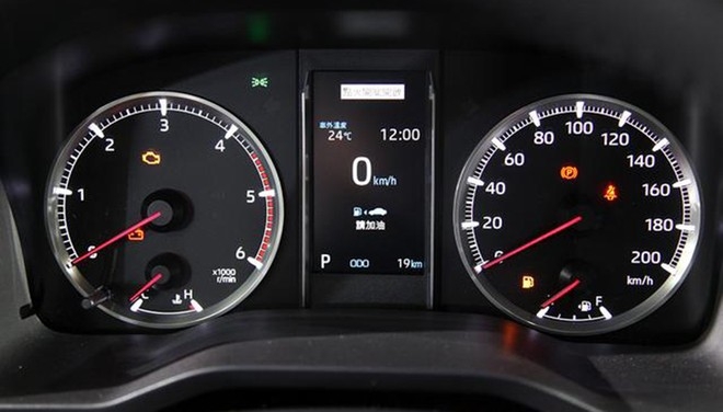 Toyota Granvia - Xe MPV 9 chỗ ngồi giá hơn 3 tỷ đồng toyota granvia xe mpv 9 cho ngoi gia hon 3 ty dong