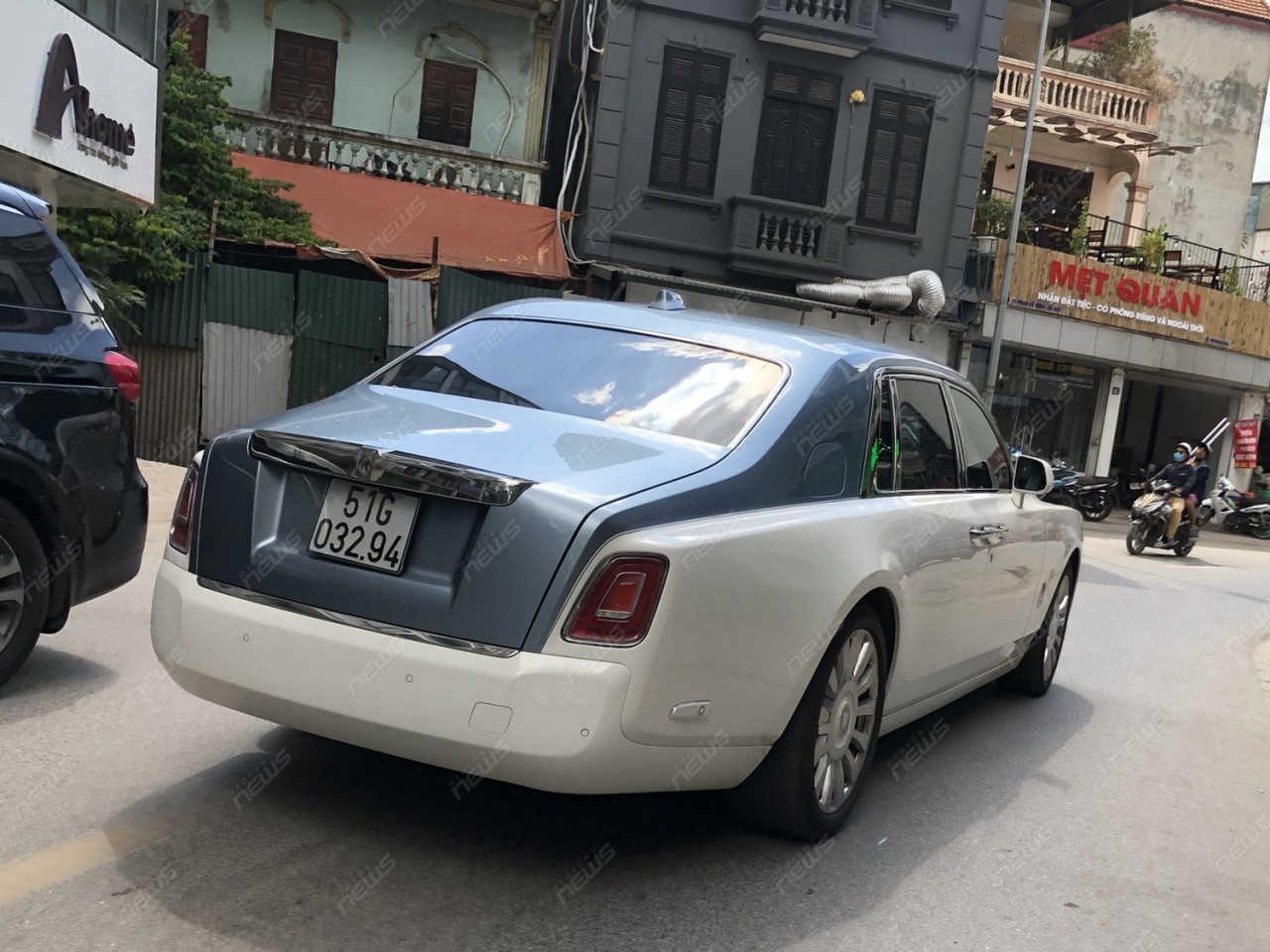 sieu sedan rolls royce phantom 8 thu hai nhap khau tu lao tren pho ha noi