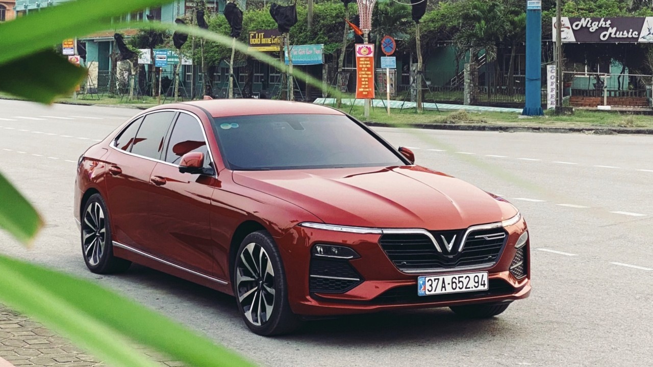 VinFast bán hơn 1.700 xe ô tô trong tháng thấp điểm