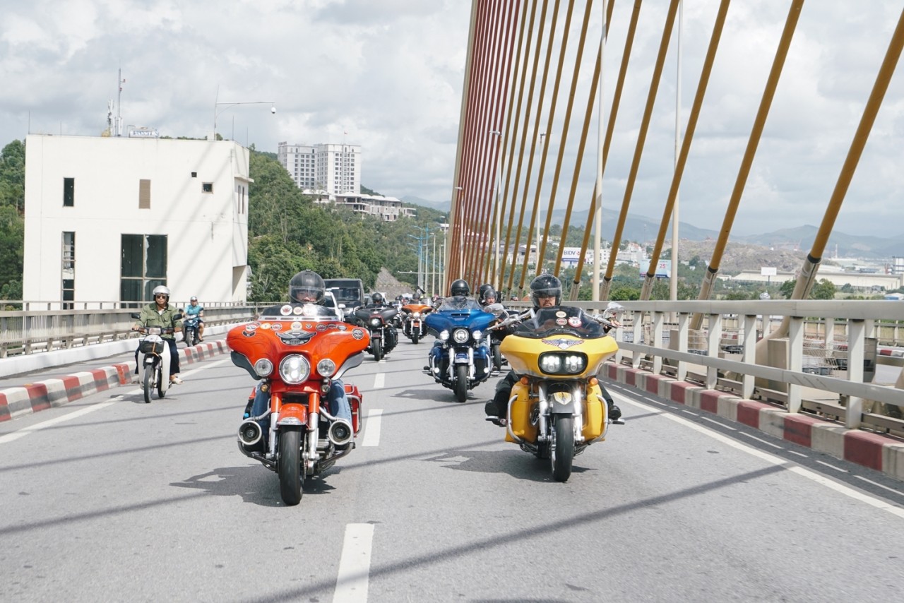 hang tram xe motor phan khoi lon tham gia ngay hoi bike weekend tai ha long
