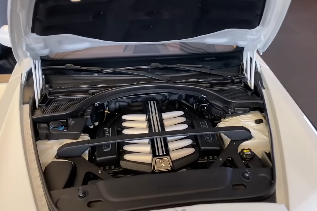 Xe mô hình siêu sang Rolls-Royce Cullinan giá gần 1 tỷ đồng Xe mô hình siêu sang Rolls Royce Cullinan giá gần 1 tỷ đồng