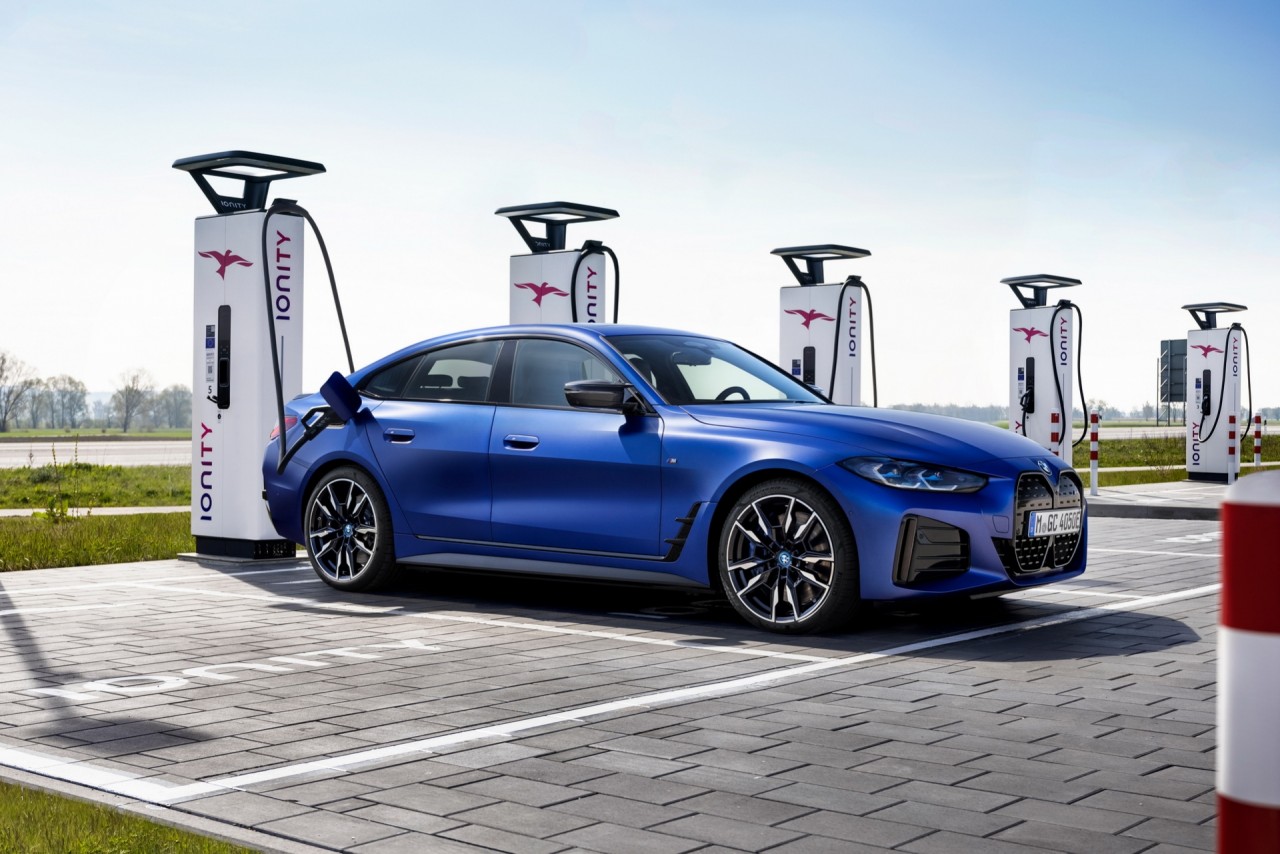 BMW i4 M50: Xe điện mạnh 536 mã lực, giá 66.000 USD BMW i4 M50: Xe điện mạnh 536 mã lực, giá 66.000 USD