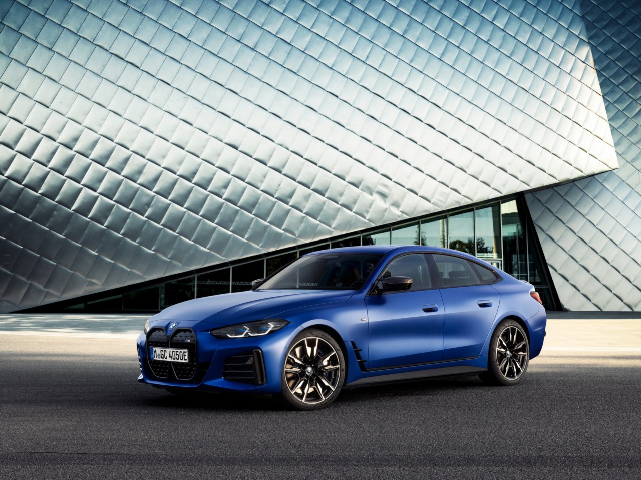 BMW i4 M50: Xe điện mạnh 536 mã lực, giá 66.000 USD BMW i4 M50: Xe điện mạnh 536 mã lực, giá 66.000 USD