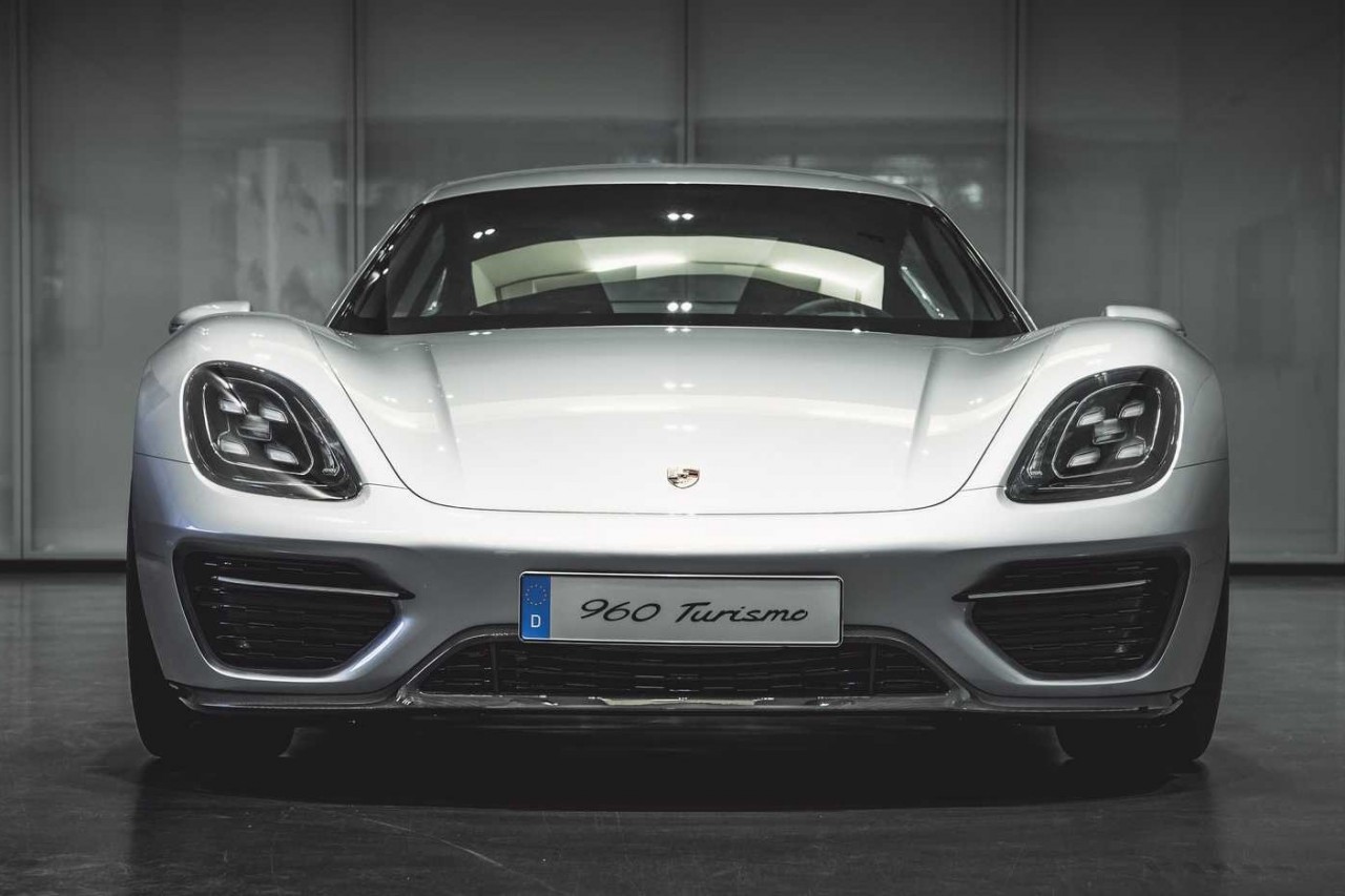 Porsche sẽ có xe điện nhỏ hơn Taycan Porsche sẽ có xe điện nhỏ hơn Taycan