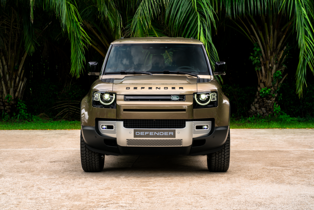 Land Rover Defender 90 ra mắt, giá khởi điểm gần 4 tỷ đồng Land Rover Defender 90 ra mắt, giá khởi điểm gần 4 tỷ đồng