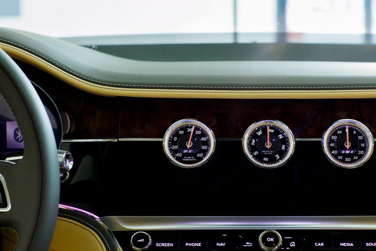 Siêu sang Bentley Flying Spur V8 First Edition chính hãng giá từ 18 tỷ đồng Siêu sang Bentley Flying Spur V8 First Edition chính hãng giá từ 18 tỷ đồng